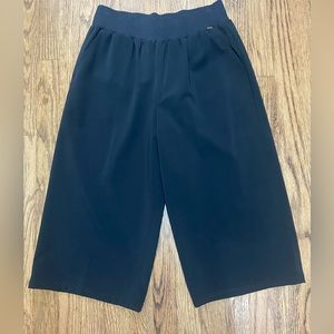 St.John Wide Leg crop pant M